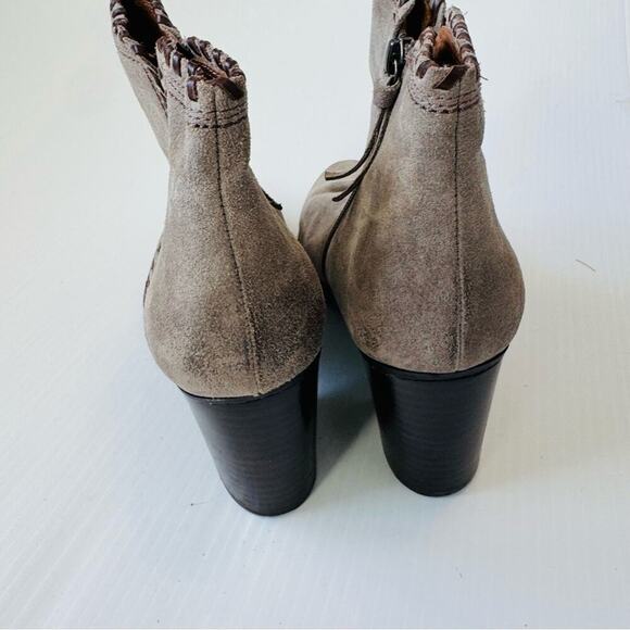 Sofft Wilton pietra grey stacked heeled bootie suede size 11 - Picture 3 of 9